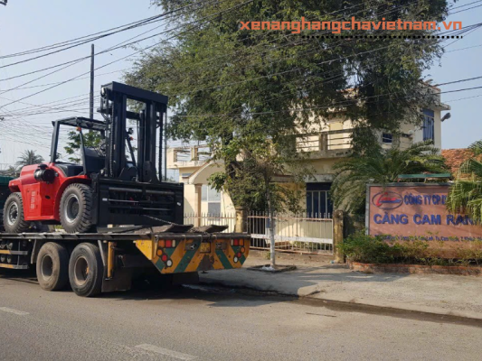 xe nâng trong xuất nhập khẩu