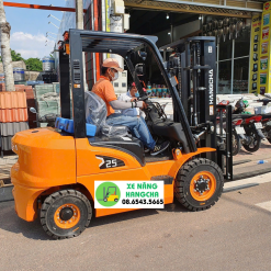 xe nâng dầu hangcha 2.5 tấn dòng x